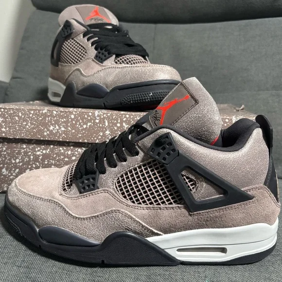 Air Jordan 4 Retro Taupe Haze/ Infrared 23 - Picture 2 of 6
